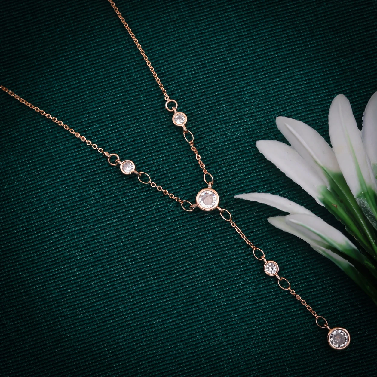 DELO Rose Gold Bezel Crystal Chain