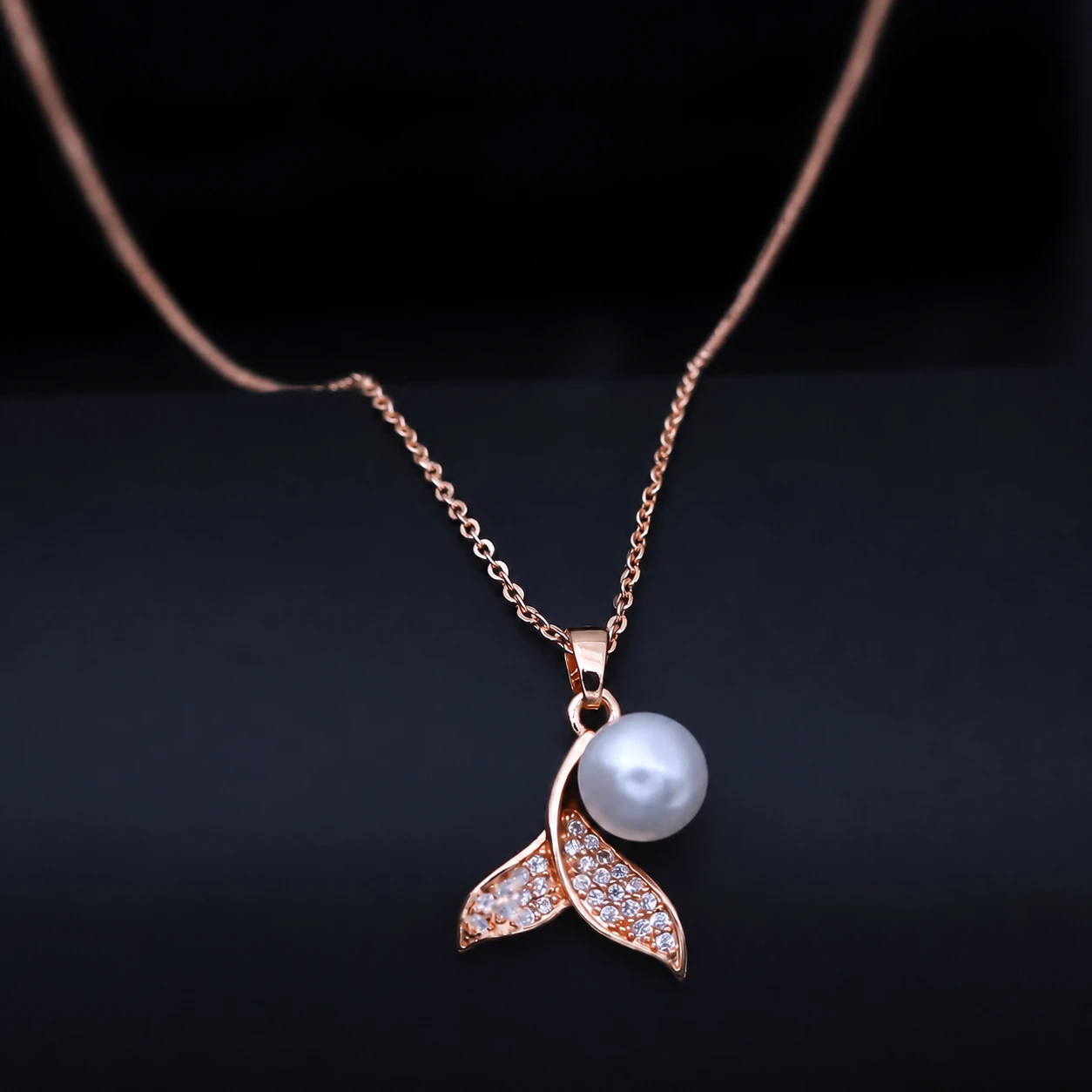 Rose Gold Pearl Mermaid Tail Pendant Necklace